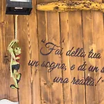 Alojamento de Acomodação e Pequeno-almoço Il Folletto Del Stresa